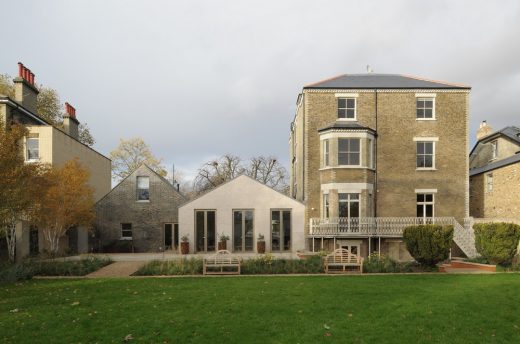 Velehrad Organisation Building in Barnes