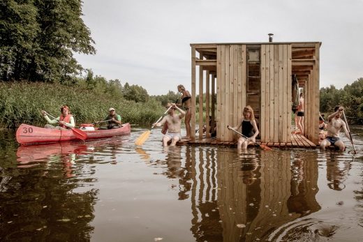 Floating sauna students in Soomaa