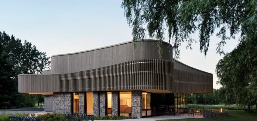 Discovery and Services Center Boucherville