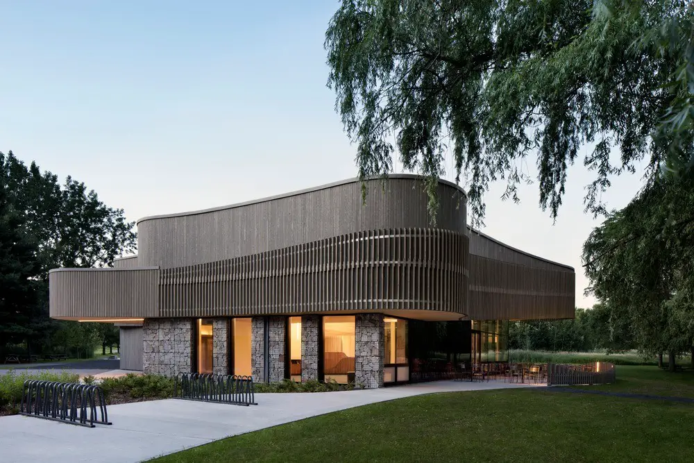 Discovery and Services Center in Iles de Boucherville Sepaq National Park