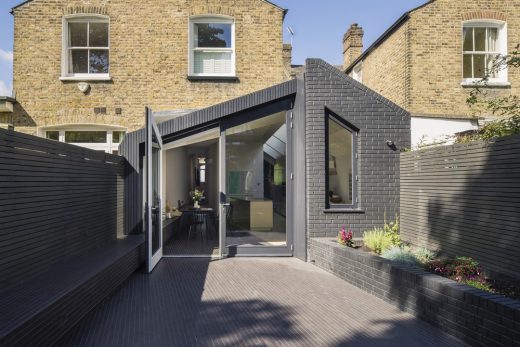 Taper House, Barnes home