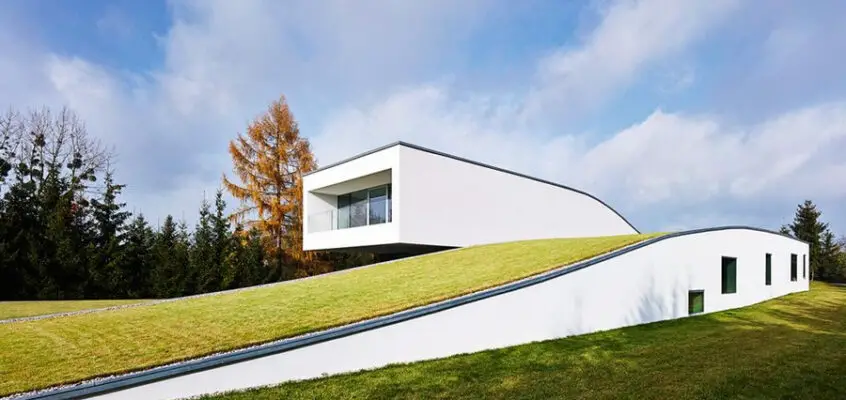 Autofamily House Contemporary Polish Property