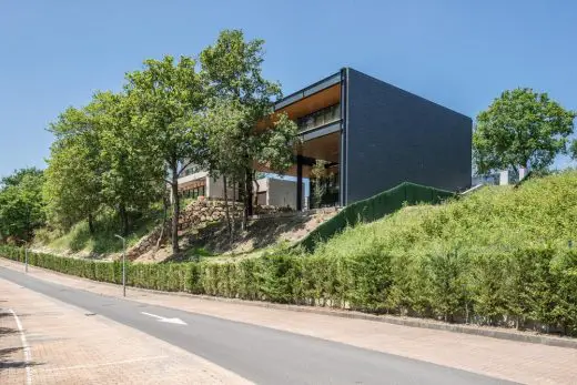 Floating among trees, Bilbao Home