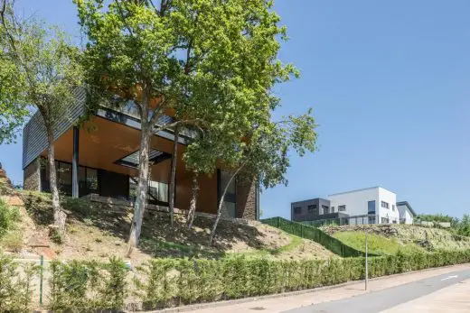 Floating among trees, Bilbao Home