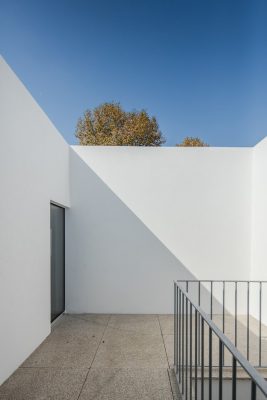 Contemporary Portuguese home design by NOARQ
