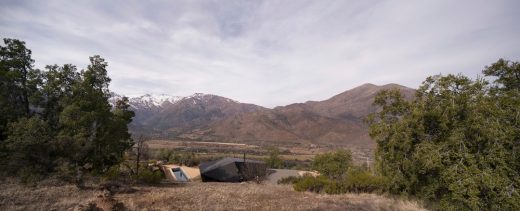 Cabin in Chile building design by Gonzalo Iturriaga Arquitectos