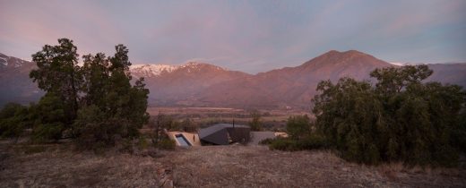 San Esteban Cabin building design by Gonzalo Iturriaga Arquitectos