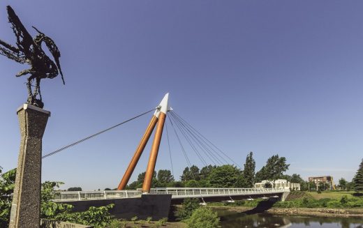 Trois-Soeurs Bridge