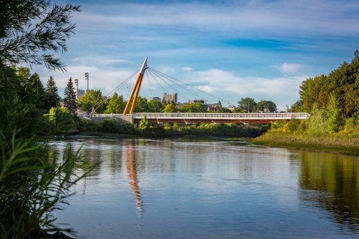 Trois-Soeurs Bridge