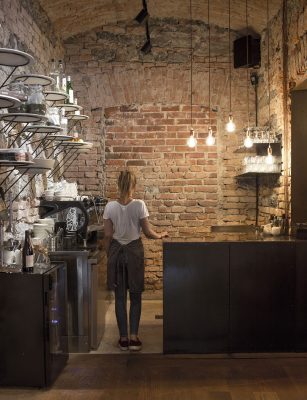 Bar on Petkovškovo nabrežje interior design