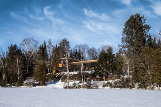 The Wooden Wing - modern Canadian Houses