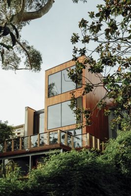 Fairfield House in Melbourne by Pleysier Perkins Architects