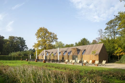 Hof van Duivenvoorde, Courtyard Building