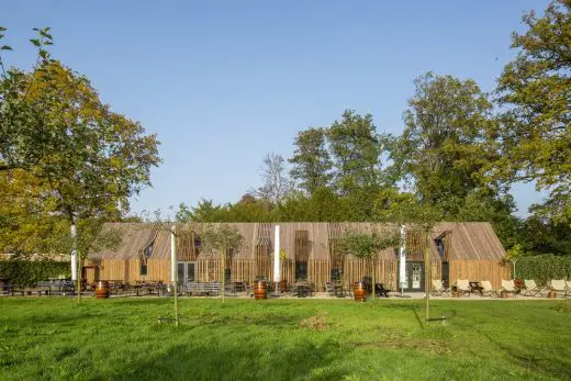 Hof van Duivenvoorde, Courtyard Building