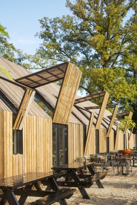 Hof van Duivenvoorde, Courtyard Building