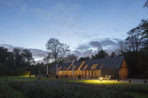 Hof van Duivenvoorde, Courtyard Building