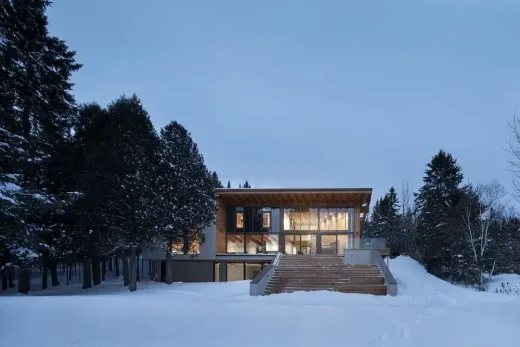 L'Accostée House in Adstock, Québec