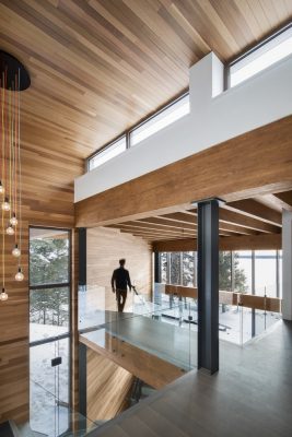 L'Accostee House in Adstock Quebec