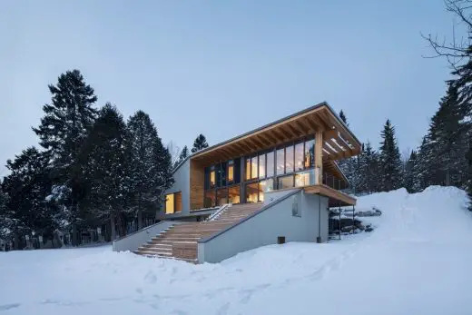 L'Accostee House in Adstock Quebec