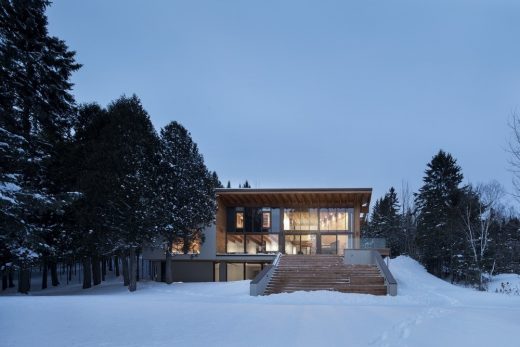 L'Accostee House in Adstock Quebec