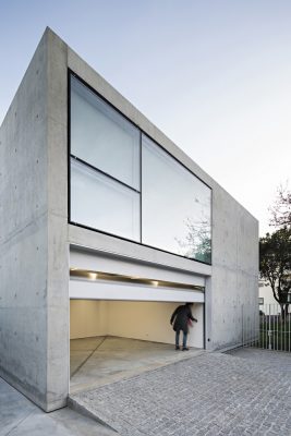 Contemporary House in Porto