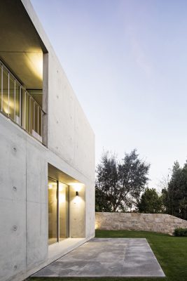 Contemporary Home in Porto