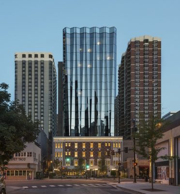 Viceroy Chicago building by Goettsch Partners Architects