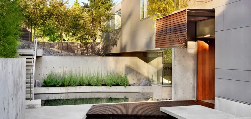 Esquimalt House in Vancouver, British Columbia