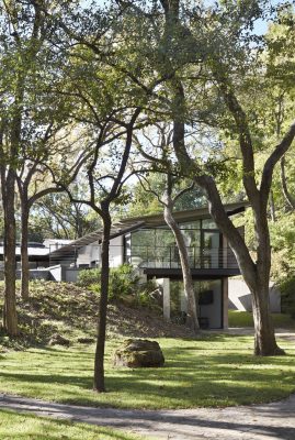 Rock Cliff Residence in Texas