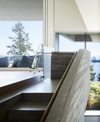 Luxury Canada Property design by McLeod Bovell Modern Houses