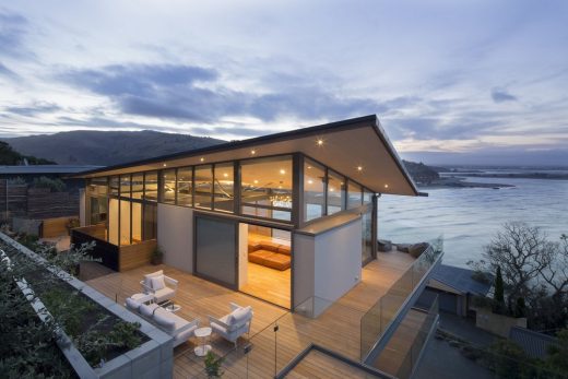 South Island of New Zealand residence by Borrmeister Architects