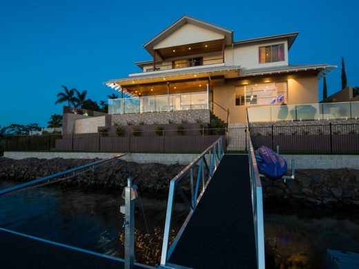 Clear Water Bay Avenue Home by Superdraft in Gold Coast, Queensland