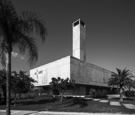 Elisa Valero, church in Playa Granada