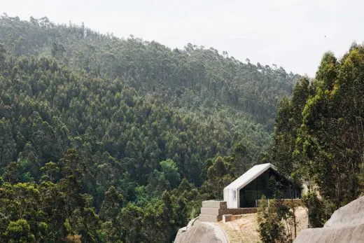 POC Observation and Control Building in Ermida