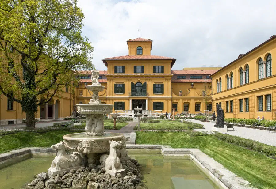 Lenbachhaus Museum Munich Architecture