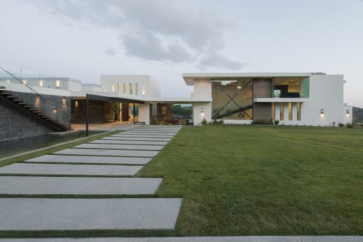 Benedict Canyon Residence in Beverly Hills