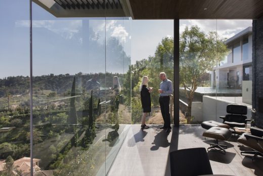 Benedict Canyon Residence in Beverly Hills