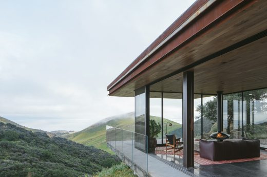 Off-Grid Guest House in California