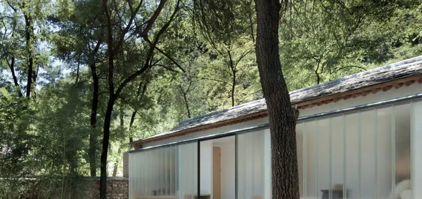 Yard Seclusion: Accommodation in a Farm