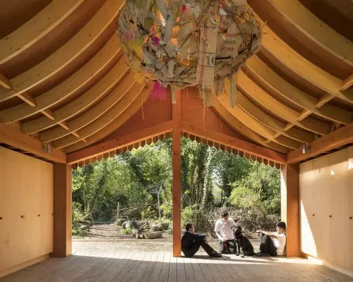 Belvue Woodland Classrooms building by Studio Weave