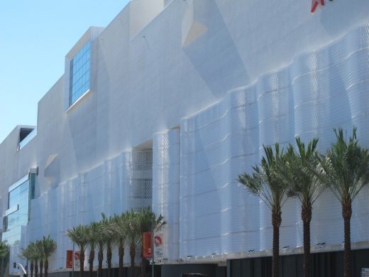 Beverly Center, Mall of the Stars in Los Angeles