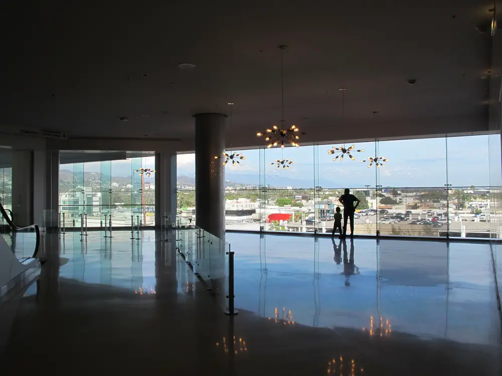 Beverly Center Lighting, Mall of the Stars - e-architect