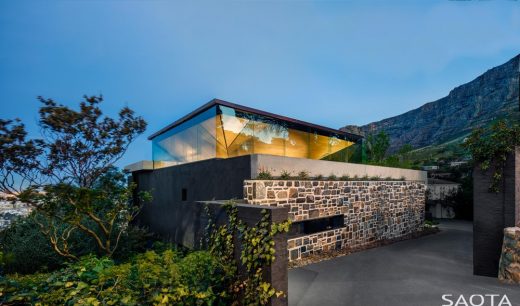 KLOOF 119a in Cape Town design by SAOTA Architects