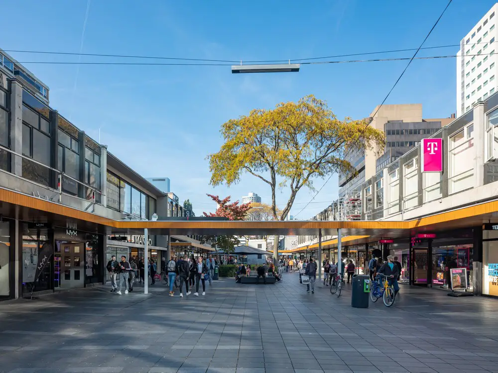 Lijnbaan in Rotterdam, Dutch Shopping Area - e-architect