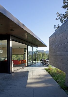 Friesen Wong House in Okanagan BC