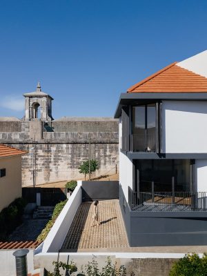 Houses in Calçada dos Mestres, Lisbon