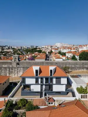 Houses in Calçada dos Mestres, Lisbon