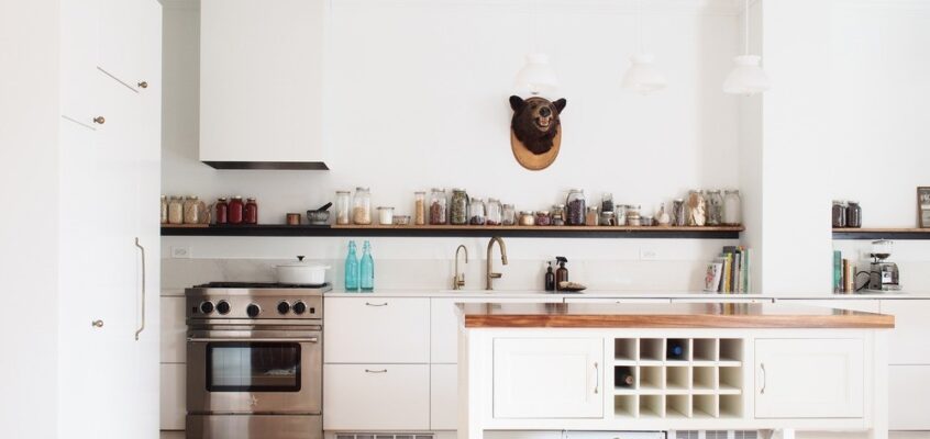 Hutchison Flat in Montreal, Outremont Property