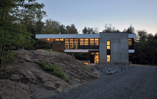 Shelter on a Rock in Racine Quebec