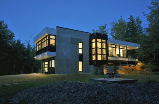 Shelter on a Rock in Racine Quebec